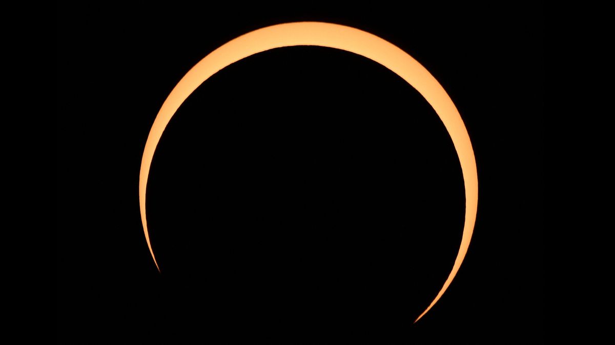 Nutrition Spur The best photos of the Oct 14 ring of fire eclipse over North America